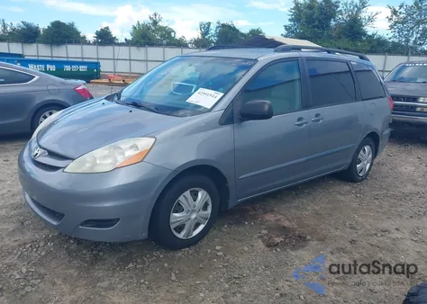 2007 Toyota Sienna Le z USA, uszkodzony, nr VIN 5TDZK23C47S032198